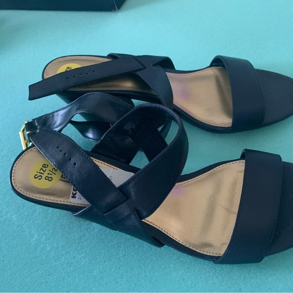 Navy open toe heels - Picture 3 of 3